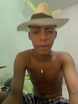 Snapshot of dominick_fran chatting on March 7, 7:16 am dominick fran online show from March 7, 7:16 am