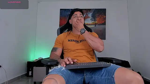 Snapshot of ryanwhite3 chatting on March 25, 10:38 pm ryanwhite3 online show from March 25, 10:38 pm