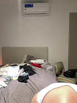 lolaaculaa online show from February 12, 1:55 am