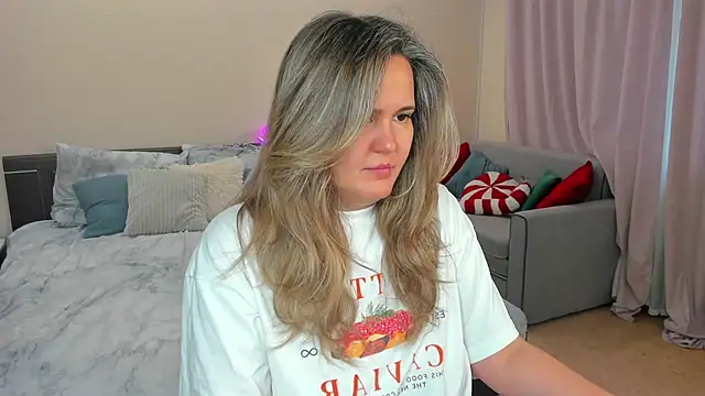 LilyBel online show from June 2, 1:07 am