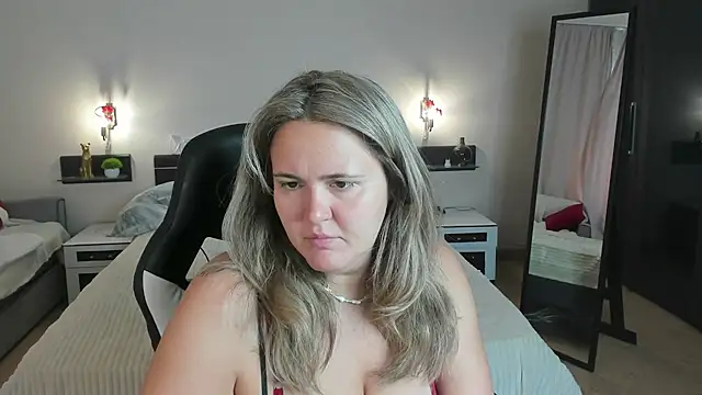 LilyBel online show from July 15, 1:00 am