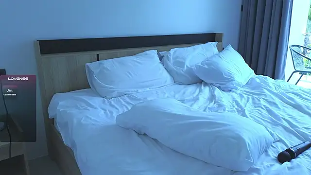 pink flow0 online show from February 7, 5:00 am