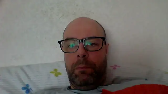 Snapshot of AlexRue chatting on March 21, 10:09 am AlexRue online show from March 21, 10:09 am