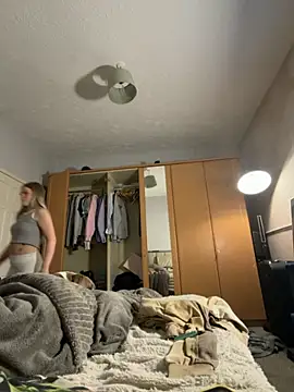 Snapshot of Paige_love chatting on April 21, 7:17 pm Paige love online show from April 21, 7:17 pm
