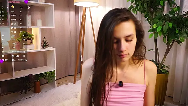 SuzannaFiallo online show from February 2, 5:00 pm