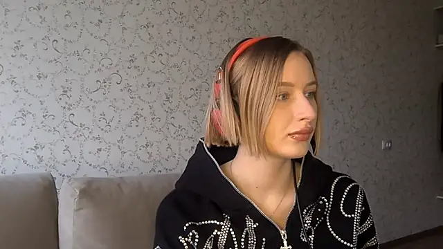 Snapshot of DeliciaBagnoli chatting on March 18, 2:20 pm DeliciaBagnoli online show from March 18, 2:20 pm