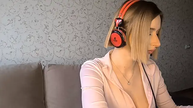 Snapshot of DeliciaBagnoli chatting on March 19, 1:59 pm DeliciaBagnoli online show from March 19, 1:59 pm