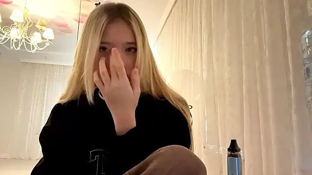 IvyArmbrister online show from March 12, 4:13 pm