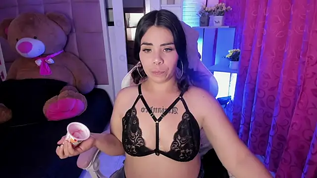 Snapshot of liany_taylor chatting on April 24, 2:47 am liany taylor online show from April 24, 2:47 am