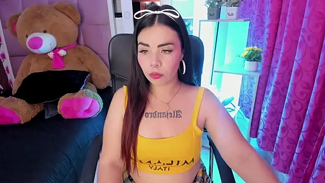 Snapshot of liany_taylor chatting on May 1, 2:49 am liany taylor online show from May 1, 2:49 am