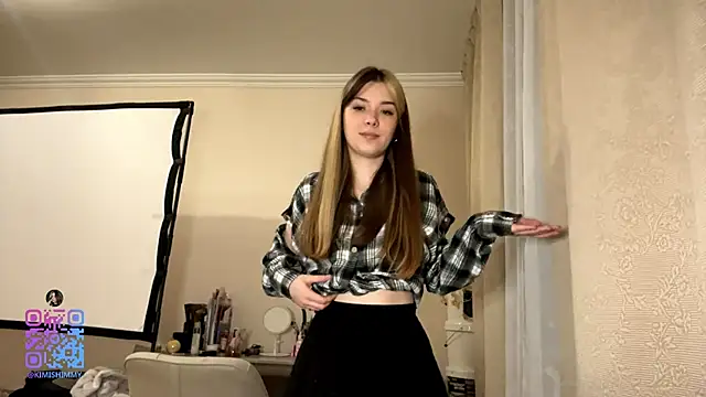 Kimi Luckman online show from February 6, 4:21 pm