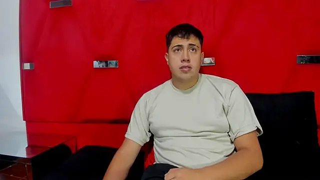 Emma And Darling online show from February 9, 1:48 pm