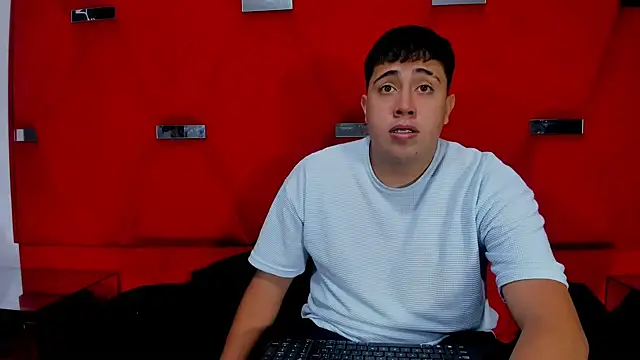 Emma And Darling online show from February 10, 2:21 pm