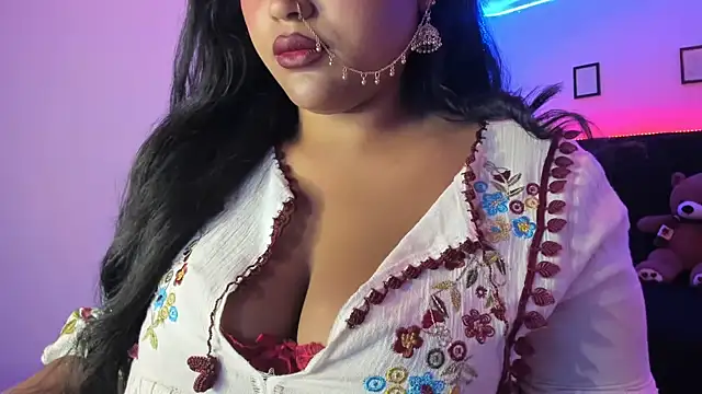 Snapshot of Kamala_Khan_Tx chatting on April 14, 3:07 pm Kamala Khan Tx online show from April 14, 3:07 pm