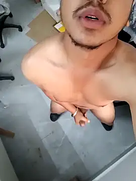 chocolatesboy143 online show from May 3, 1:11 am