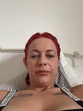 Snapshot of SophieSchmidt chatting on February 23, 8:44 am SophieSchmidt online show from February 23, 8:44 am