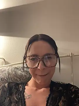 Snapshot of SophieSchmidt chatting on April 8, 5:57 pm SophieSchmidt online show from April 8, 5:57 pm