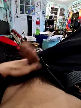 TrndSettr online show from February 8, 2:37 am