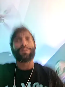 Snapshot of TrndSettr chatting on February 15, 1:35 am TrndSettr online show from February 15, 1:35 am