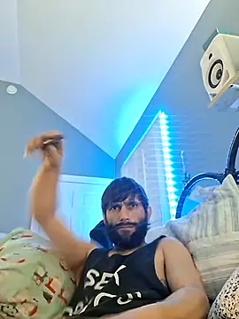 Snapshot of TrndSettr chatting on February 19, 10:55 am TrndSettr online show from February 19, 10:55 am