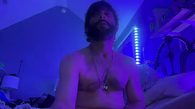 Snapshot of TrndSettr chatting on March 27, 8:48 am TrndSettr online show from March 27, 8:48 am