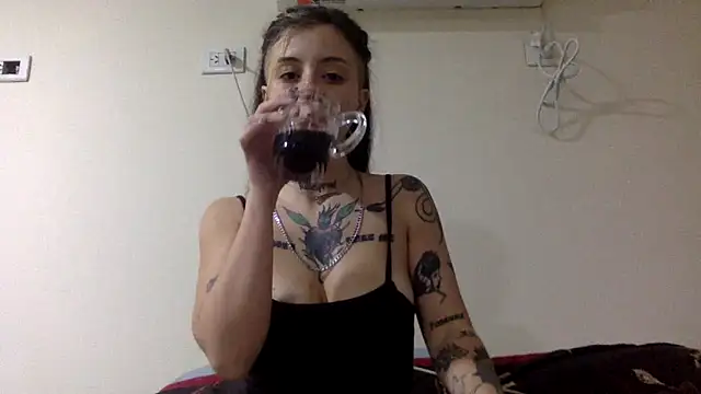 aixablackk online show from June 7, 1:43 am