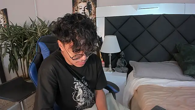 kai storn online show from March 2, 11:28 am