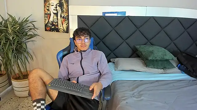 kai storn online show from March 10, 11:15 am