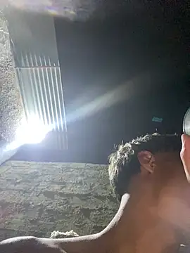 Snapshot of Adan21_cm chatting on March 19, 8:29 am Adan21 cm online show from March 19, 8:29 am