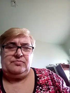 Snapshot of SusanStar874 chatting on April 19, 1:43 pm SusanStar874 online show from April 19, 1:43 pm