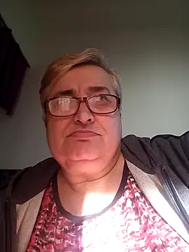 Snapshot of SusanStar874 chatting on June 15, 4:20 pm SusanStar874 online show from June 15, 4:20 pm