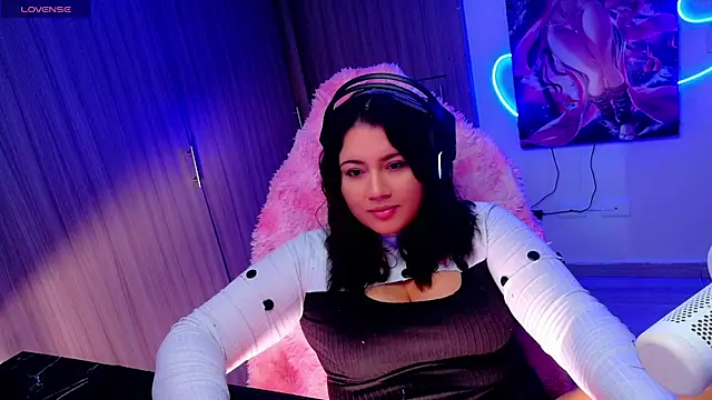 Snapshot of ALIS_E_G chatting on April 3, 9:02 pm ALIS E G online show from April 3, 9:02 pm