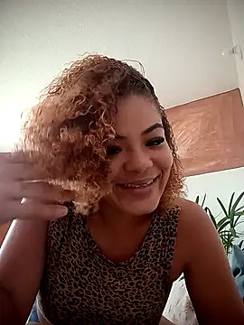 Snapshot of QuartoFechado chatting on February 7, 1:48 pm QuartoFechado online show from February 7, 1:48 pm