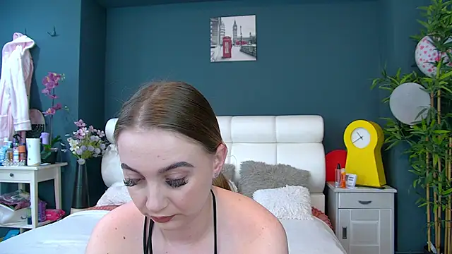 Snapshot of Angel-Kisss chatting on March 28, 5:18 am Angel-Kisss online show from March 28, 5:18 am