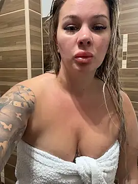 sexybatwomen33 online show from May 13, 6:44 am