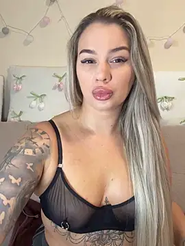 sexybatwomen33 online show from May 18, 6:52 am