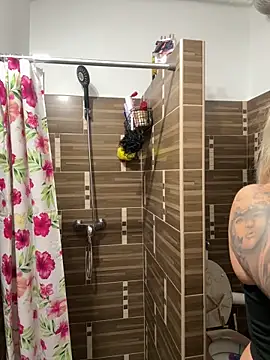 sexybatwomen33 online show from May 24, 6:07 am