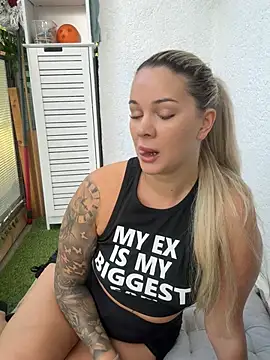 sexybatwomen33 online show from May 27, 6:21 am