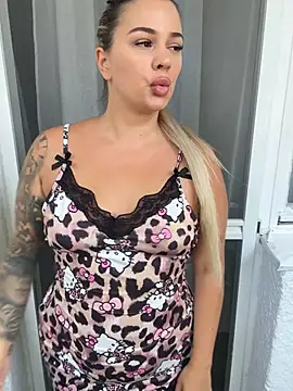 sexybatwomen33 online show from July 14, 5:34 am