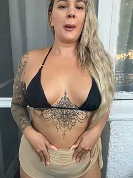 sexybatwomen33 online show from July 18, 5:00 am