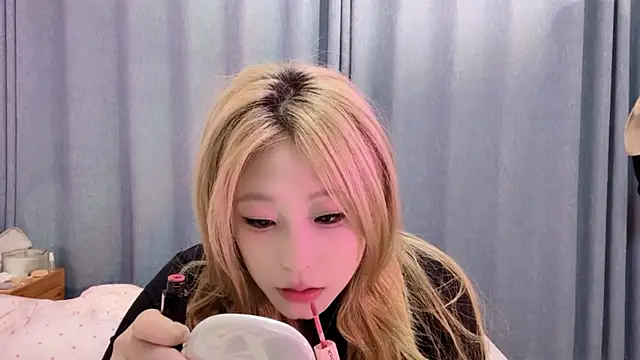 SM JIAJIA ZL online show from June 27, 11:59 am
