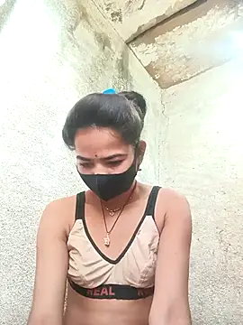 Sunali Bendre online show from March 1, 2:24 am