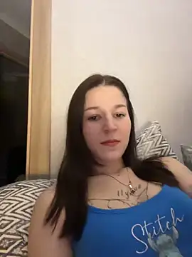 Snapshot of OliaLav chatting on February 4, 6:03 pm OliaLav online show from February 4, 6:03 pm