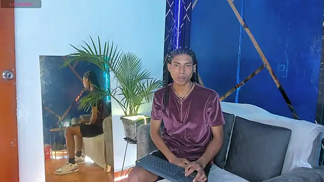 Snapshot of Walkers05 chatting on July 6, 7:27 pm Walkers05 online show from July 6, 7:27 pm