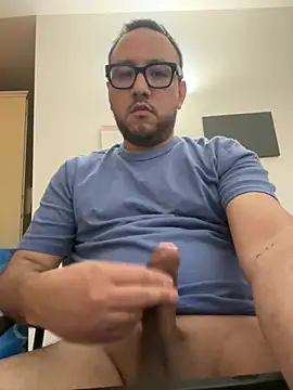 latinocalientehot online show from June 7, 8:01 pm