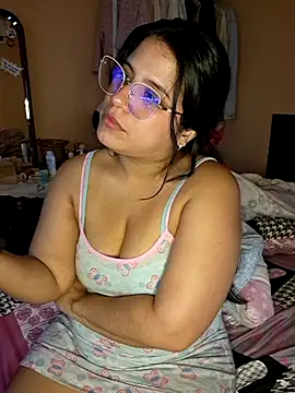 Snapshot of Katlovers chatting on March 27, 3:01 am Katlovers online show from March 27, 3:01 am