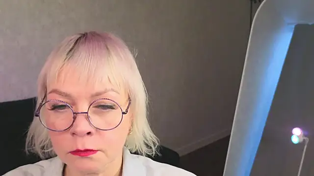 Snapshot of Ann_Annise chatting on March 3, 1:34 am Ann Annise online show from March 3, 1:34 am