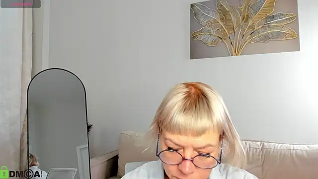 Snapshot of Ann_Annise chatting on March 10, 1:21 am Ann Annise online show from March 10, 1:21 am