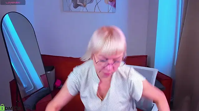 Snapshot of Ann_Annise chatting on March 21, 9:03 am Ann Annise online show from March 21, 9:03 am