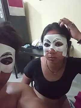 Snapshot of pinkbox chatting on March 12, 6:14 pm pinkbox online show from March 12, 6:14 pm